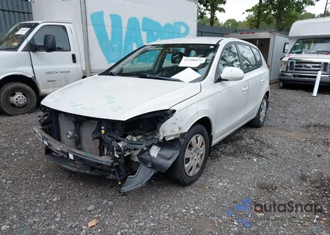 2011 Hyundai Elantra Touring Gls z USA, uszkodzony, nr VIN KMHDB8AE9BU087523